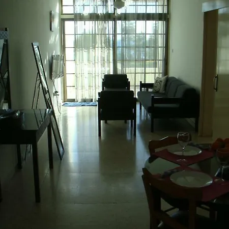 2 Bedroom Sea View * 皮拉